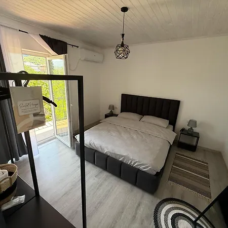 בית הארחה Shtepia Me Lule 3*