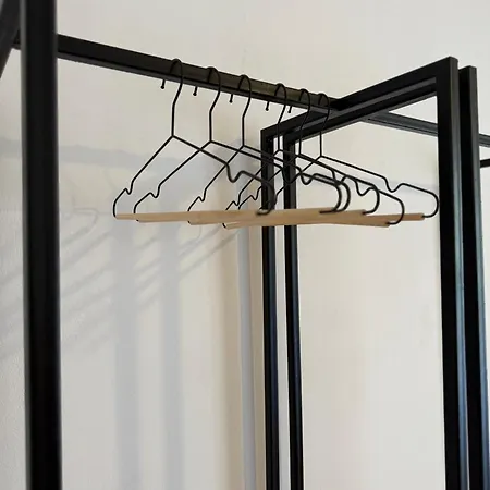 Shtepia Me Lule בית הארחה