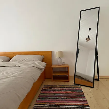 Shtepia Me Lule Pensjonat 3*