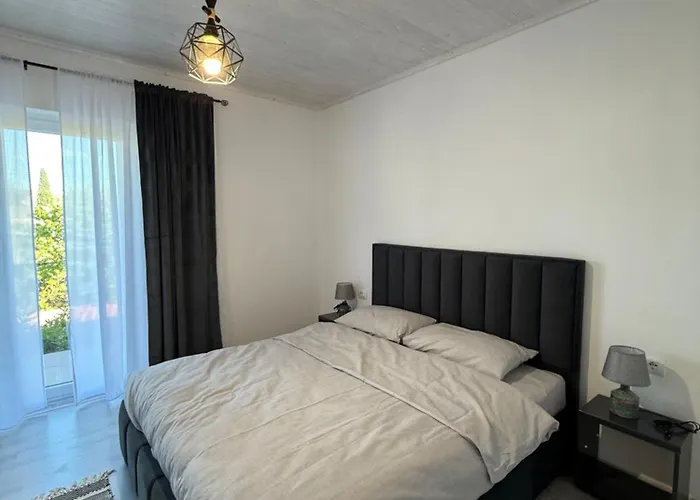 게스트하우스 Shtepia Me Lule