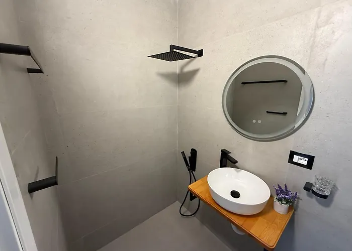 Shtepia Me Lule 게스트하우스 Përmet