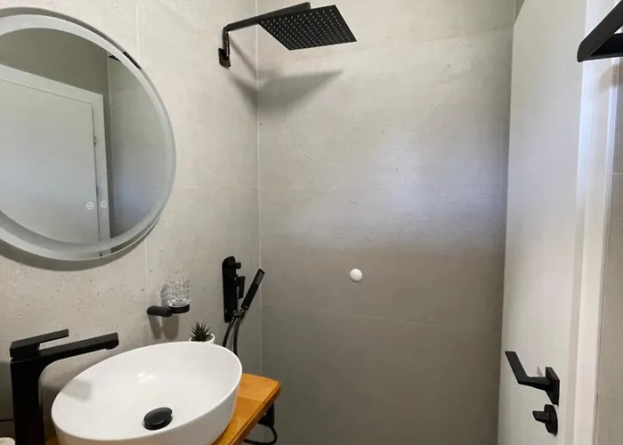 Shtepia Me Lule Përmet